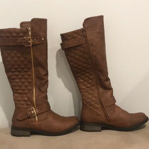EUC size 7 1/2 tan boots from Pink Lily